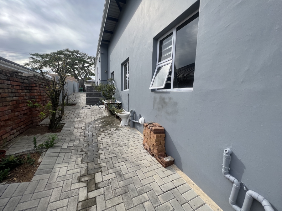 5 Bedroom Property for Sale in Nahoon Eastern Cape